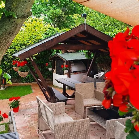 Fruzsi Vendeghaz Gæstehus 3*