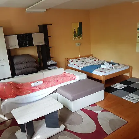 Fruzsi Vendeghaz Penzion