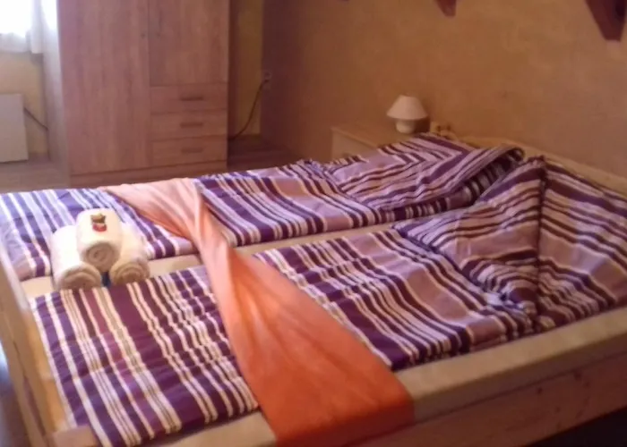 Fruzsi Vendeghaz 3* Szentbekkalla