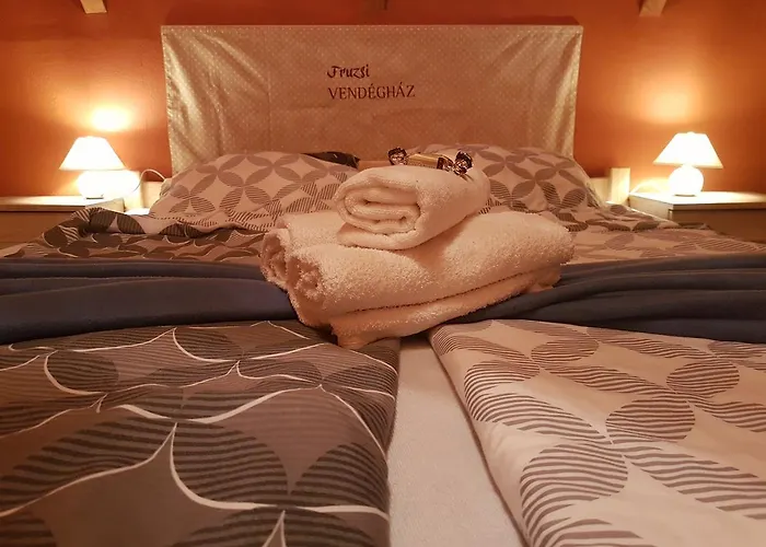 Fruzsi Vendeghaz 3* סנטבקאלה