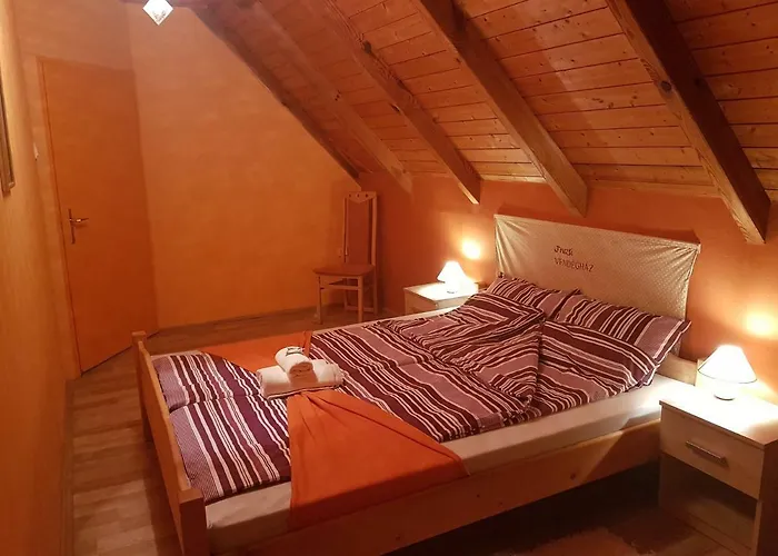 בית הארחה Fruzsi Vendeghaz